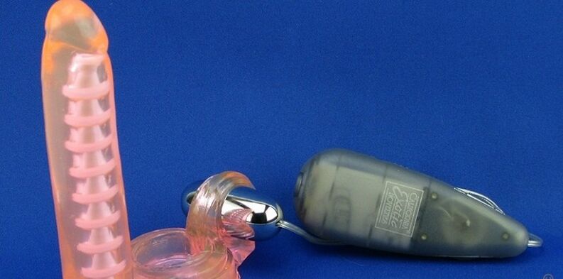 Accessorio con vibratore per l'ingrandimento del pene